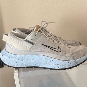 Nike Light Gray Sneakers with Speckled Blue Sole